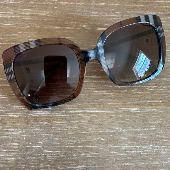 Like New Burberry Sunglasses - Picture 2 of 6